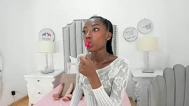 SamantaMarquez online show from 10.17.25