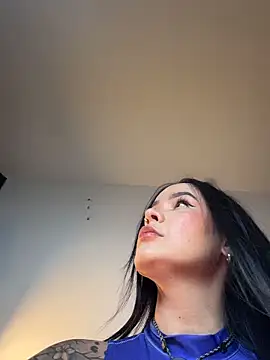 HotAlana  online show from 02.11.26