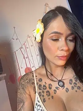 Snapshot of HotAlana_ chatting on 04.22.26 HotAlana online show from 04.22.26