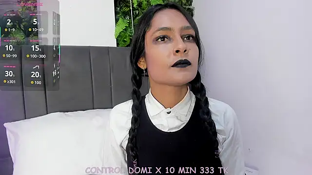 Fernanda liie  online show from 10.23.25