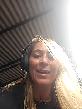 Sara Valkyri online show from 03.13.25