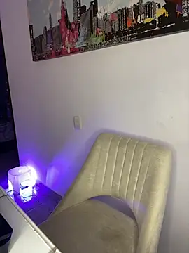 Snapshot of allison_wen chatting on 10.30.25 allison wen online show from 10.30.25