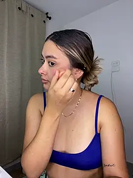 Snapshot of allison_wen chatting on 02.11.26 allison wen online show from 02.11.26