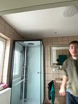 Snapshot of xy_monkeyBigCock chatting on 03.15.25 xy monkeyBigCock online show from 03.15.25