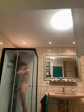 Snapshot of xy_monkeyBigCock chatting on 03.19.25 xy monkeyBigCock online show from 03.19.25