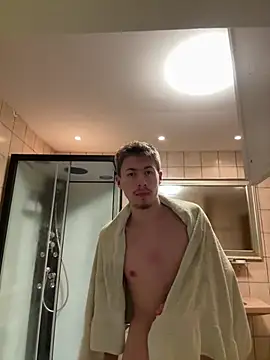 Snapshot of xy_monkeyBigCock chatting on 03.20.25 xy monkeyBigCock online show from 03.20.25