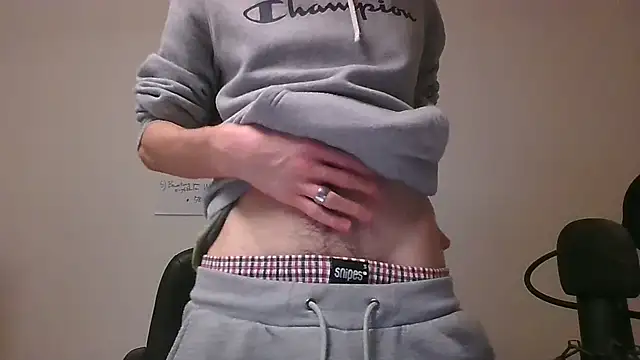 Snapshot of xy_monkeyBigCock chatting on 11.18.25 xy monkeyBigCock online show from 11.18.25