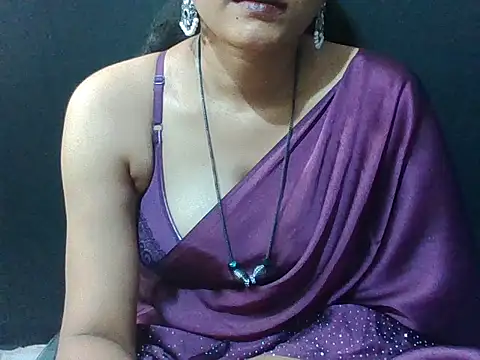 Snapshot of sugandha_bhabhi chatting on 11.03.25 sugandha bhabhi online show from 11.03.25