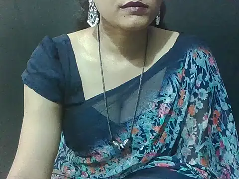 Snapshot of sugandha_bhabhi chatting on 04.11.26 sugandha bhabhi online show from 04.11.26