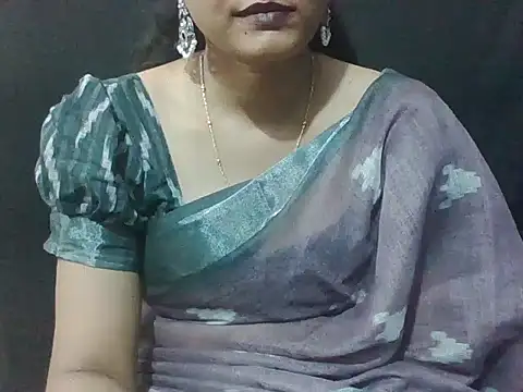 Snapshot of sugandha_bhabhi chatting on 05.08.26 sugandha bhabhi online show from 05.08.26