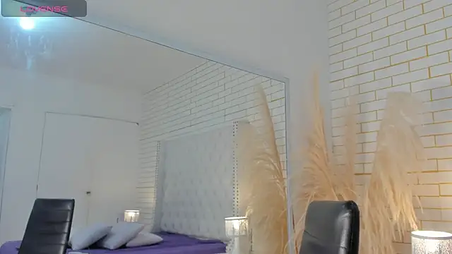 Snapshot of Emilly_wilson_ chatting on 11.06.25 Emilly wilson online show from 11.06.25