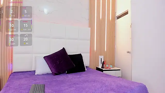 Snapshot of Emilly_wilson_ chatting on 12.20.25 Emilly wilson online show from 12.20.25