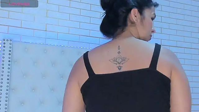 Snapshot of Emilly_wilson_ chatting on 01.05.26 Emilly wilson online show from 01.05.26