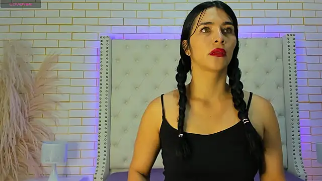 Snapshot of Emilly_wilson_ chatting on 01.10.26 Emilly wilson online show from 01.10.26