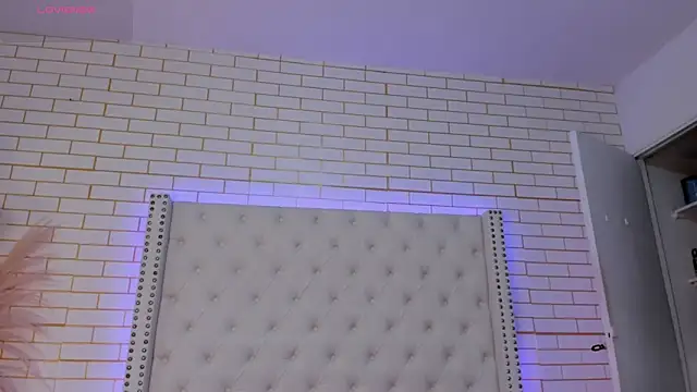 Snapshot of Emilly_wilson_ chatting on 01.14.26 Emilly wilson online show from 01.14.26