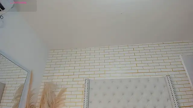 Snapshot of Emilly_wilson_ chatting on 01.15.26 Emilly wilson online show from 01.15.26