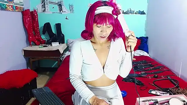 Snapshot of millygrey chatting on 10.14.25 millygrey online show from 10.14.25