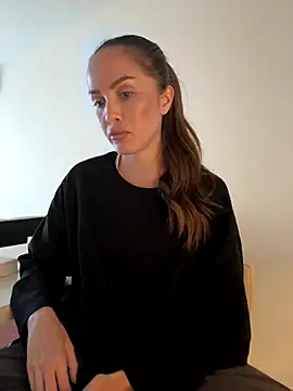 Snapshot of Beverly_Hilll chatting on 09.19.25 Beverly Hilll online show from 09.19.25