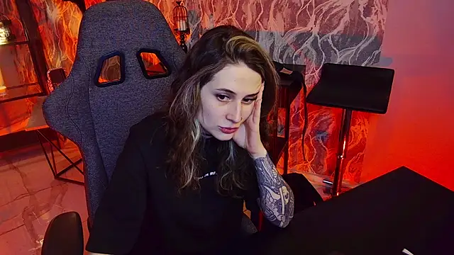 OliviaMcClean online show from 11.13.25