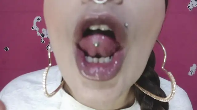 nicollewayne10 online show from 02.28.25