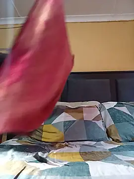 JuicyMilkyTizzy online show from 05.13.26