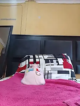 JuicyMilkyTizzy online show from 06.11.26