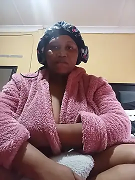 JuicyMilkyTizzy online show from 06.17.26
