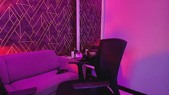 Tahara Romanov online show from 10.11.25