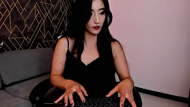 Snapshot of Tahara_Romanov chatting on 02.24.26 Tahara Romanov online show from 02.24.26