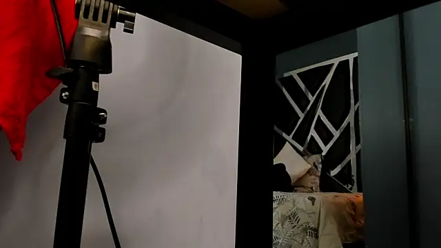 Snapshot of Melissa_23_ chatting on 10.21.25 Melissa 23 online show from 10.21.25