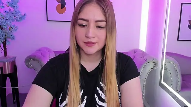 Agatha luxx online show from 03.17.25