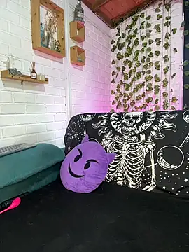 LiraSonnett online show from 03.14.26