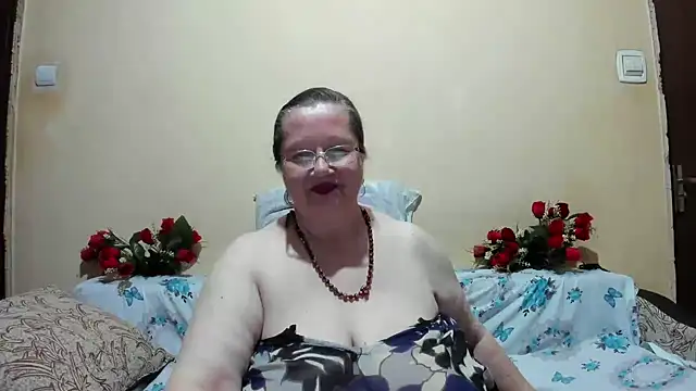 Snapshot of SingleMILF chatting on 05.13.26 SingleMILF online show from 05.13.26