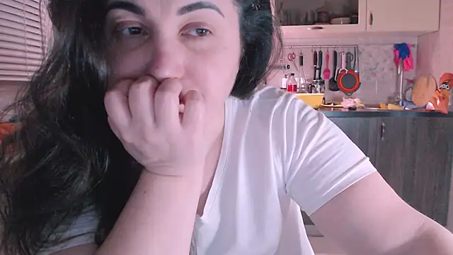 Snapshot of SoftLia chatting on 12.19.24 SoftLia online show from 12.19.24