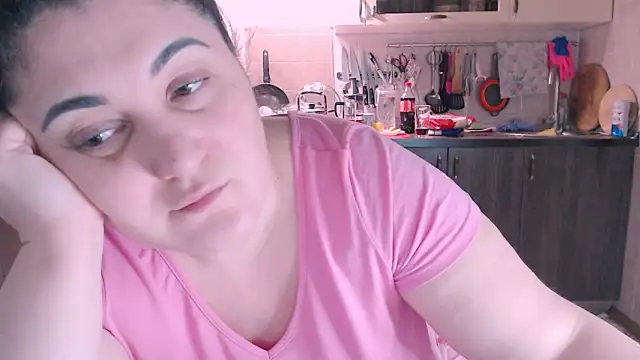 Snapshot of SoftLia chatting on 12.29.24 SoftLia online show from 12.29.24