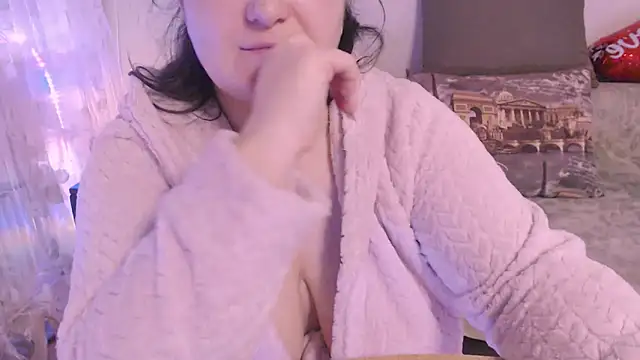 Snapshot of SoftLia chatting on 03.03.25 SoftLia online show from 03.03.25