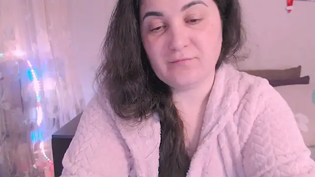 Snapshot of SoftLia chatting on 03.18.25 SoftLia online show from 03.18.25