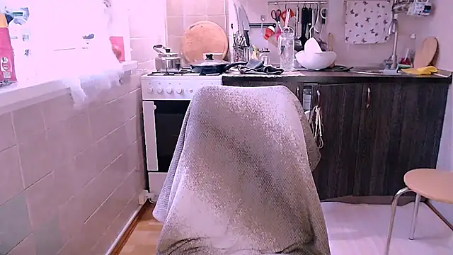 Snapshot of SoftLia chatting on 10.25.25 SoftLia online show from 10.25.25