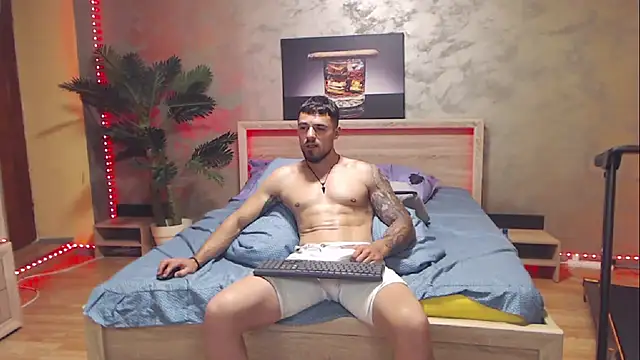 Snapshot of Tiberius_hunk chatting on 06.25.26 Tiberius hunk online show from 06.25.26