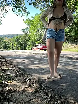 Snapshot of lunaxxx_69 chatting on 09.13.25 lunaxxx 69 online show from 09.13.25