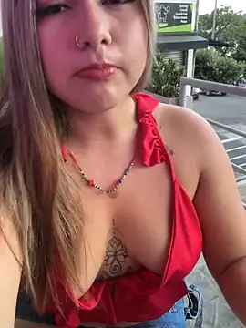 Snapshot of lunaxxx_69 chatting on 03.21.26 lunaxxx 69 online show from 03.21.26