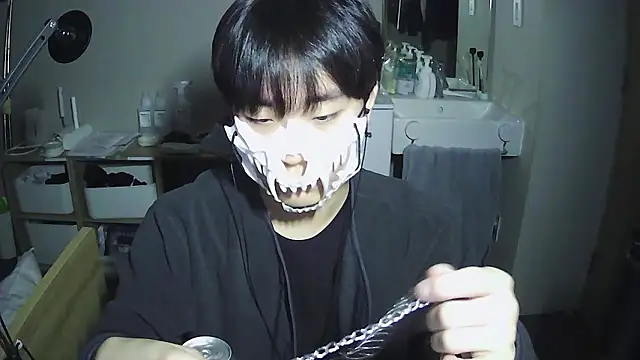 Snapshot of sdamvo2 chatting on 12.04.25 sdamvo2 online show from 12.04.25