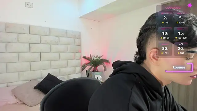 Dylan Turnerr online show from 03.11.25