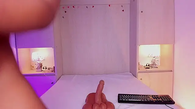 BeverlySteel online show from 03.06.26