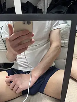 Snapshot of jae_yuu chatting on 03.11.25 jae yuu online show from 03.11.25