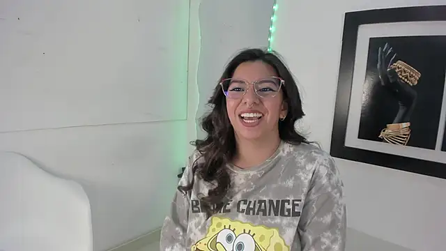 Snapshot of emilyy_cooperr chatting on 09.26.25 emilyy cooperr online show from 09.26.25