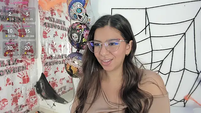 Snapshot of emilyy_cooperr chatting on 10.11.25 emilyy cooperr online show from 10.11.25