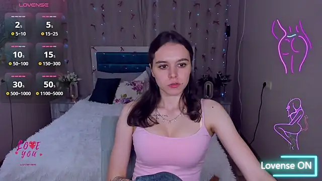 Snapshot of EmelyMason chatting on 06.04.26 EmelyMason online show from 06.04.26