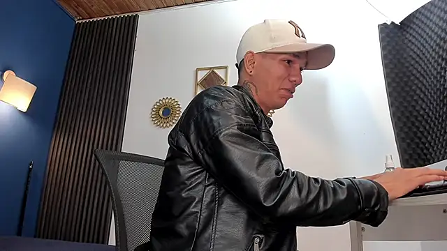 Snapshot of CRAZY-BOY99 chatting on 03.13.25 CRAZY-BOY99 online show from 03.13.25