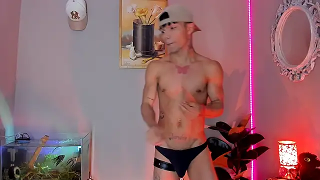 Snapshot of CRAZY-BOY99 chatting on 09.22.25 CRAZY-BOY99 online show from 09.22.25